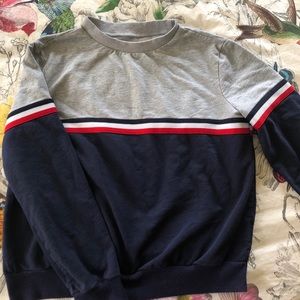 Cute sweatshirt with stripes!